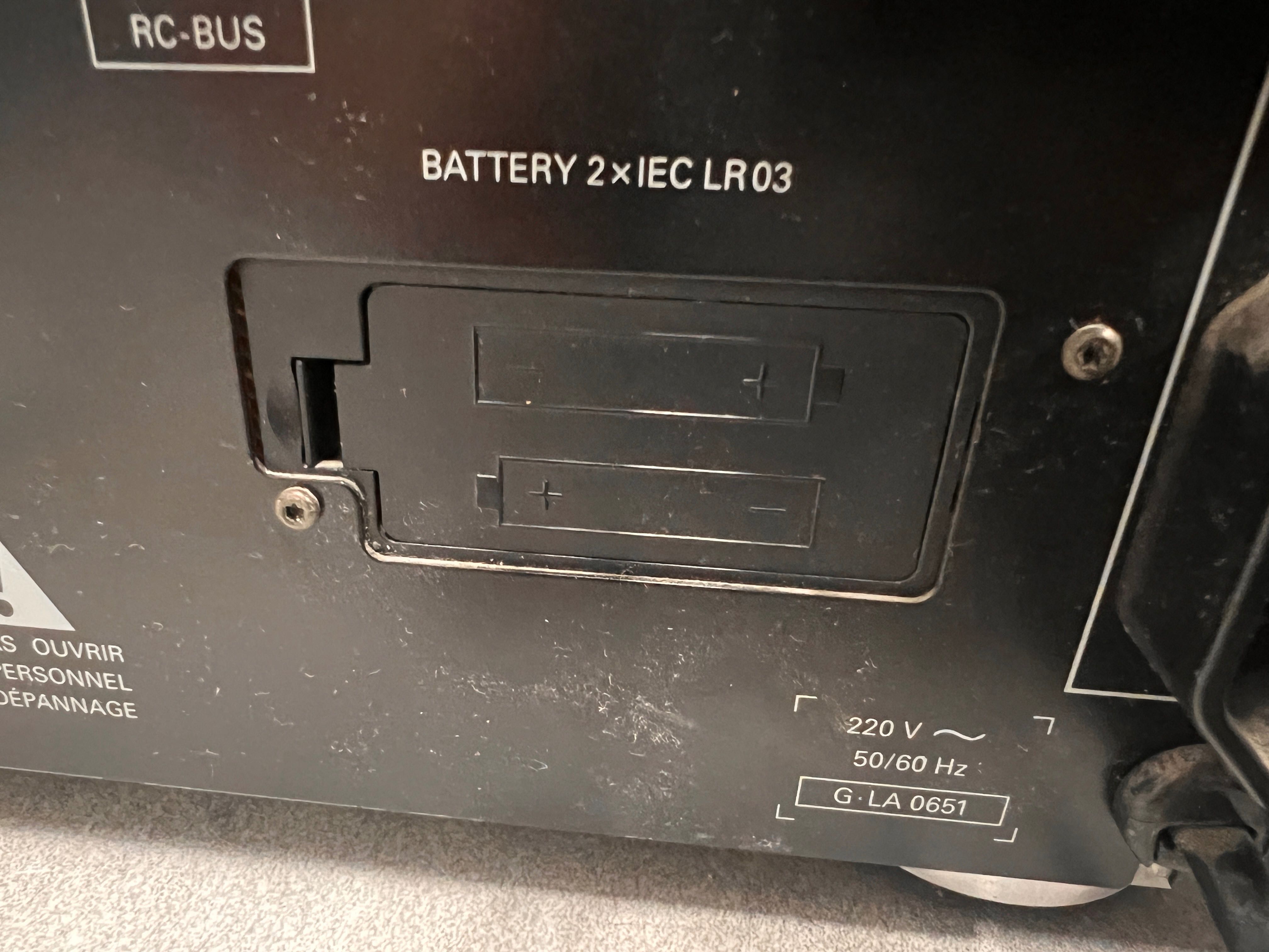 Wzmacniacz Grundig R303 z radiem rds
