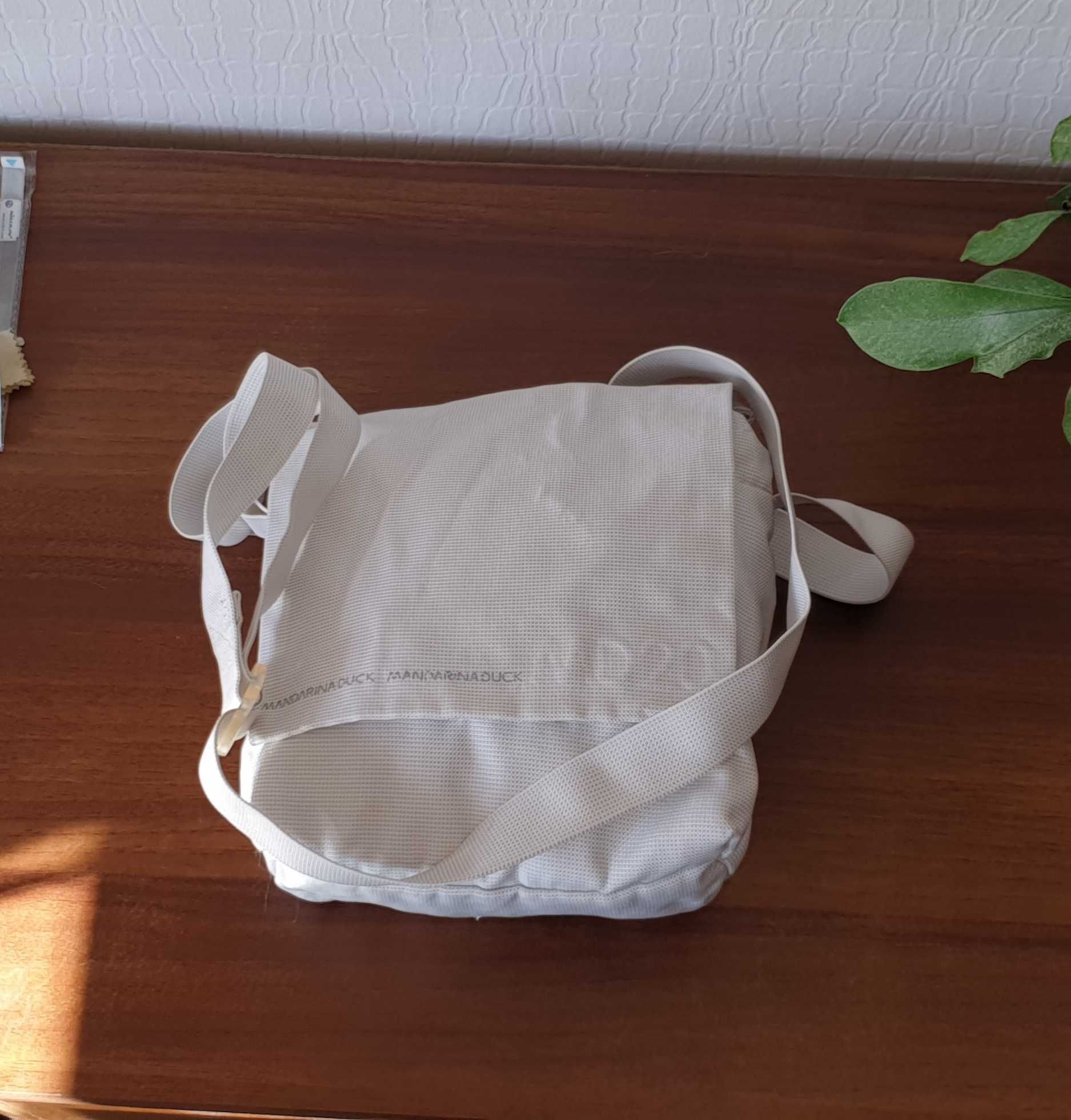 Oryginalna saszetka nerka listonoszka Mandarina Duck