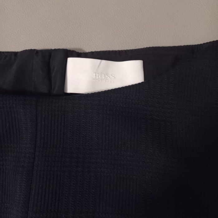 Hugo Boss! Оригінал! Шикарне тепле плаття сукня футляр з замочком