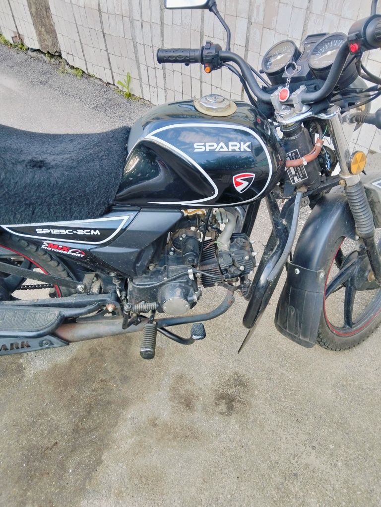 Продам мотоцикл Spark 125