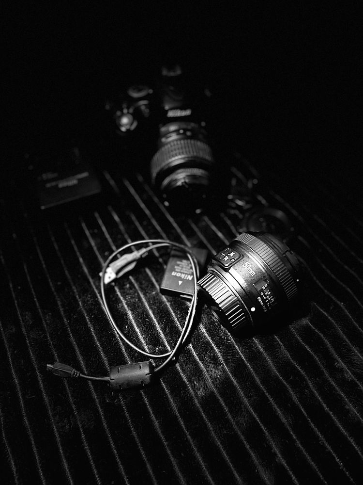 Nikon d5100 usada lente nikon 18-56 e lente yongnuo 50mm