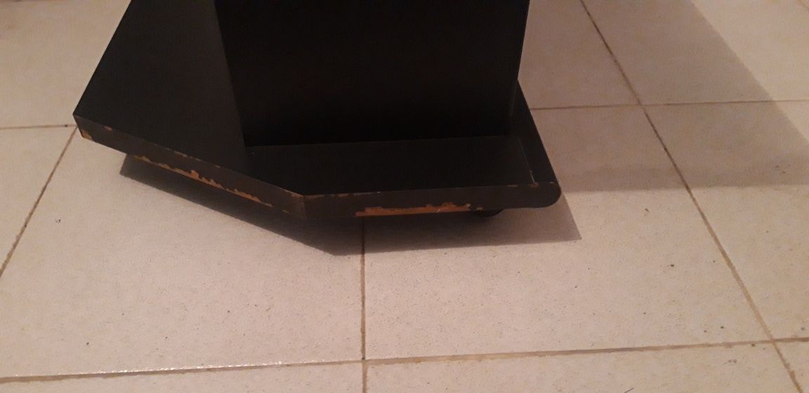 3 Movel para TV / Mesa e carrinho em bambu