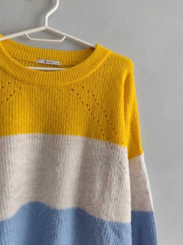 Piękny kolorowy sweter w paski tu plus size