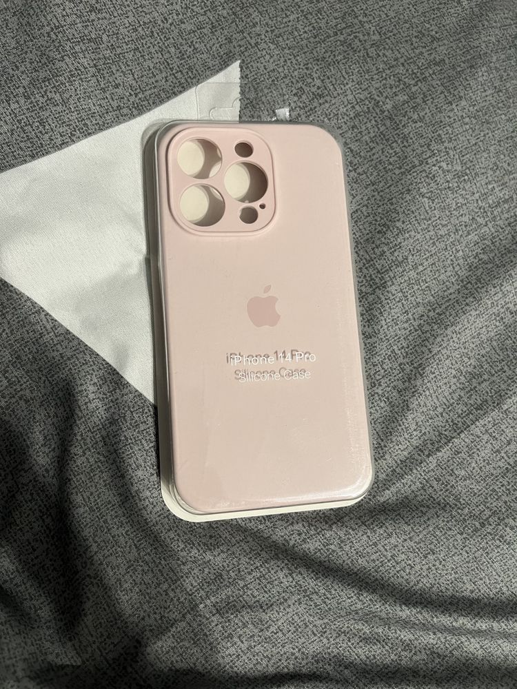 Продам чехол на IPhone 14 pro