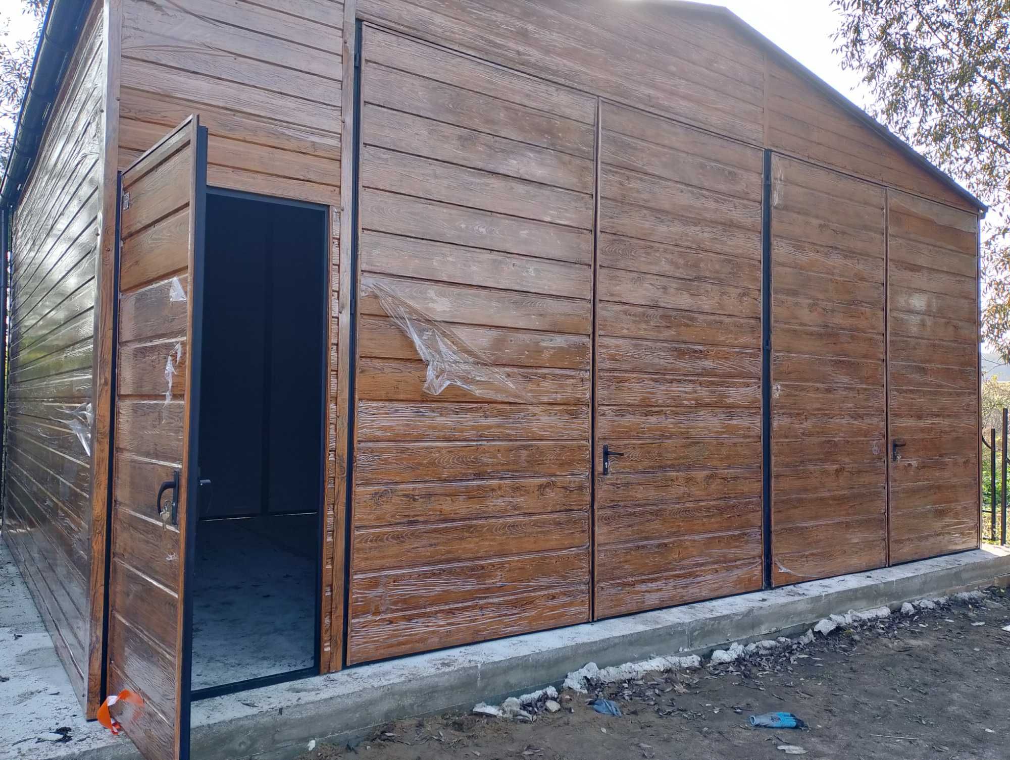 Garaż blaszany 6x5 w kolorze drewnopodobnym , dach dwuspadowy o cynk