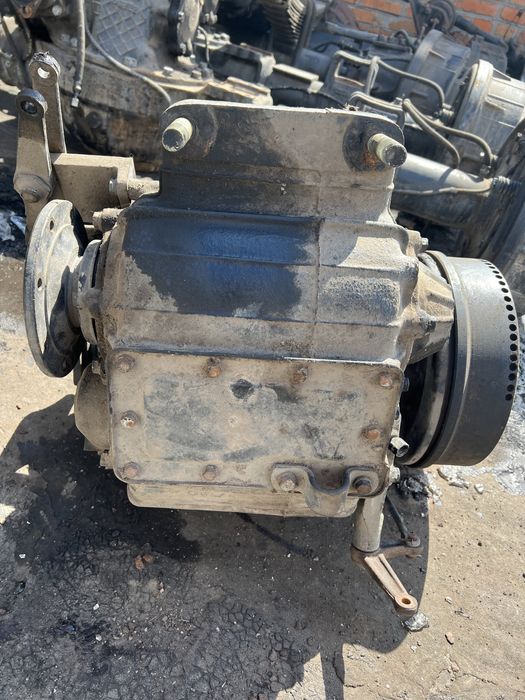 Роздавальна коробка (роздатка) Урал