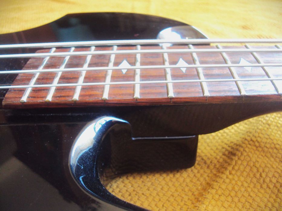 gitara basowa Fernandes Japan MB-65 Mockingbird