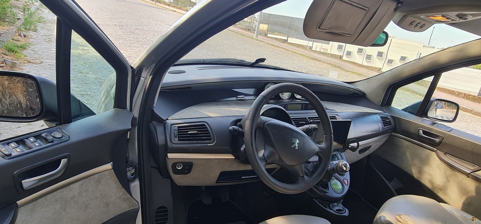 Peugeot 807 2.2hdi