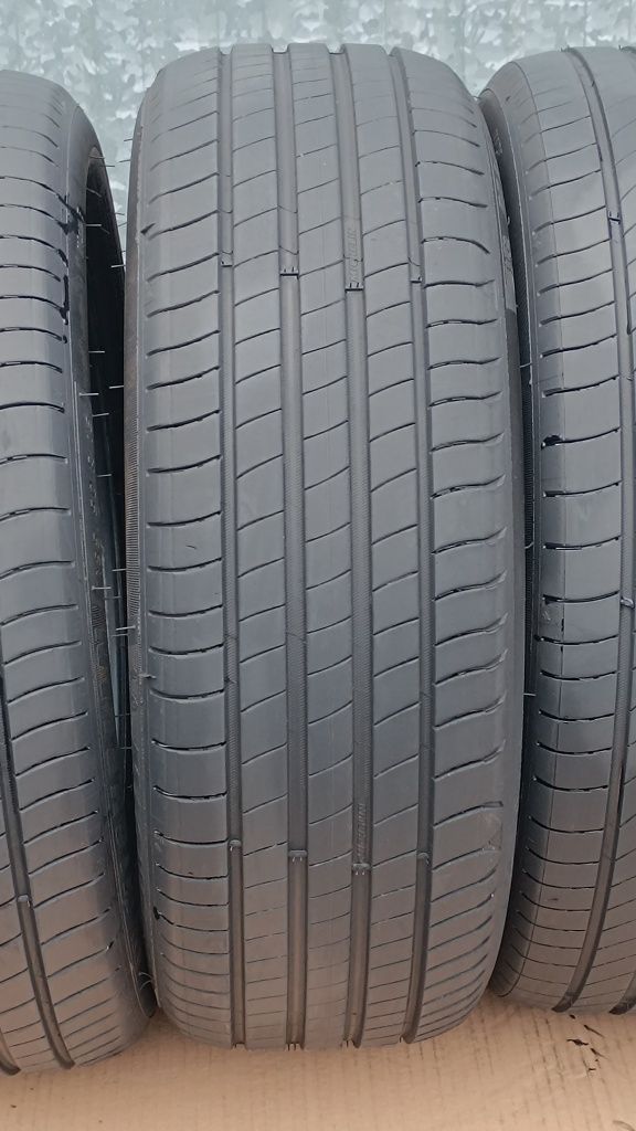 205/45R16 83H  185/50R16 81H Michelin Primacy 4