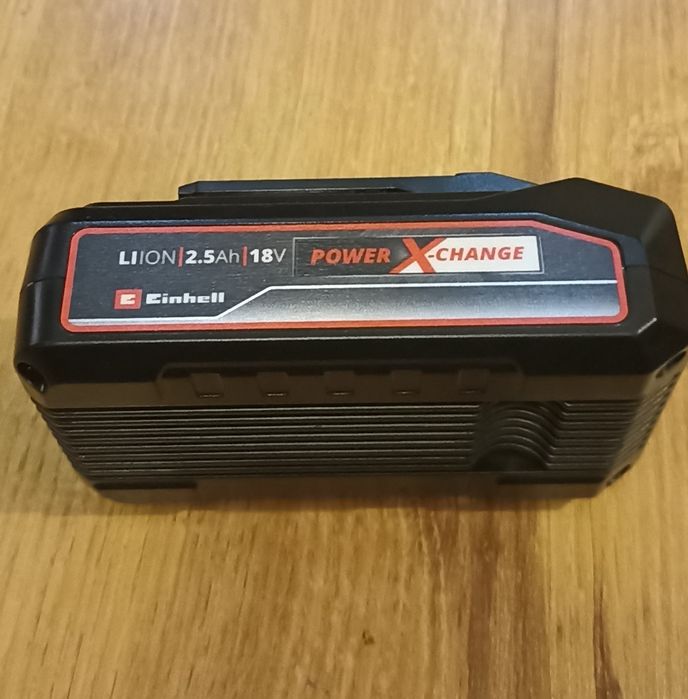 Zestaw Einhell. Akumulator 2,5 Ah, 18V  + ładowarka