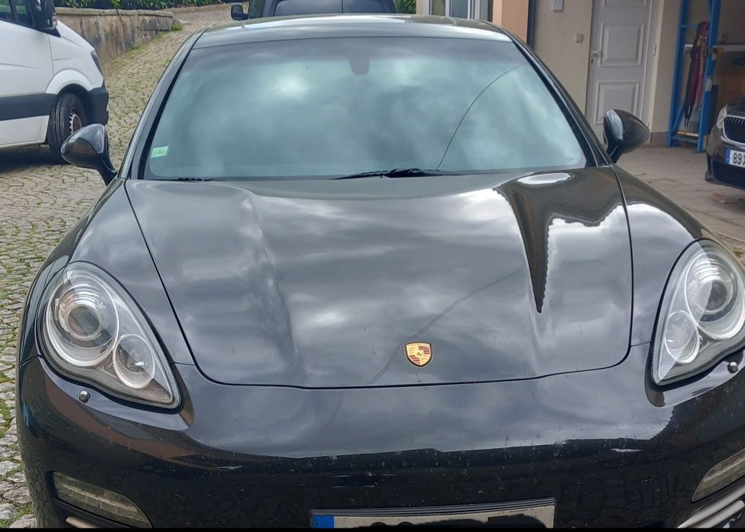 Porche Panamera 4S V8