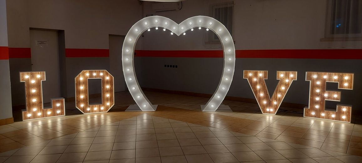 Fotobudka, fotokabina LED, napis Miłość, LOVE, mega SERCE