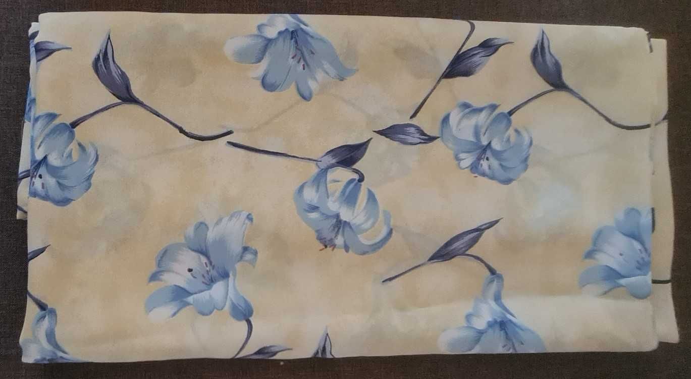 Kupon tkaniny, materiał letni w kwiaty150x280