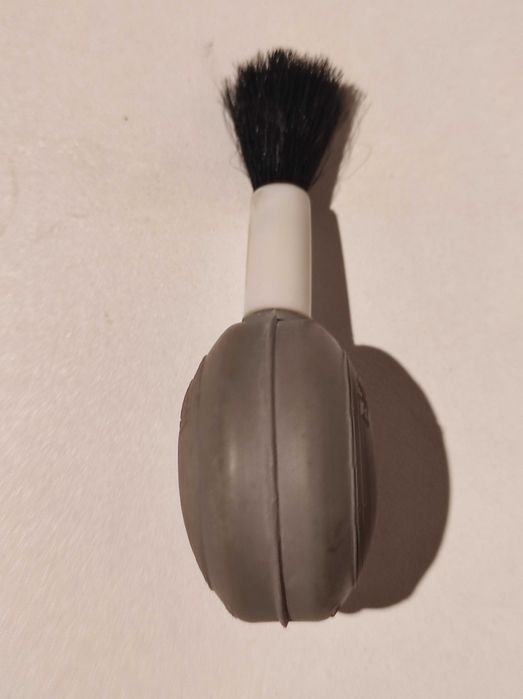 Груша для очищення оптики, об'єктивів, матриць + пензлик.