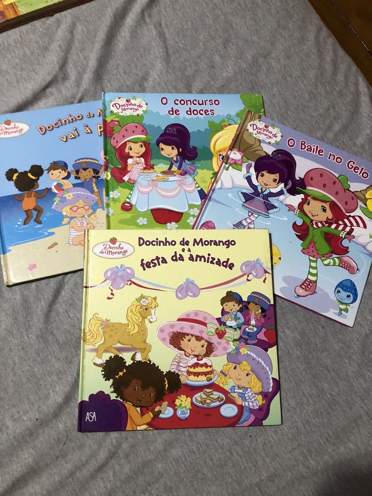 Conjunto de livros da docinho de morango