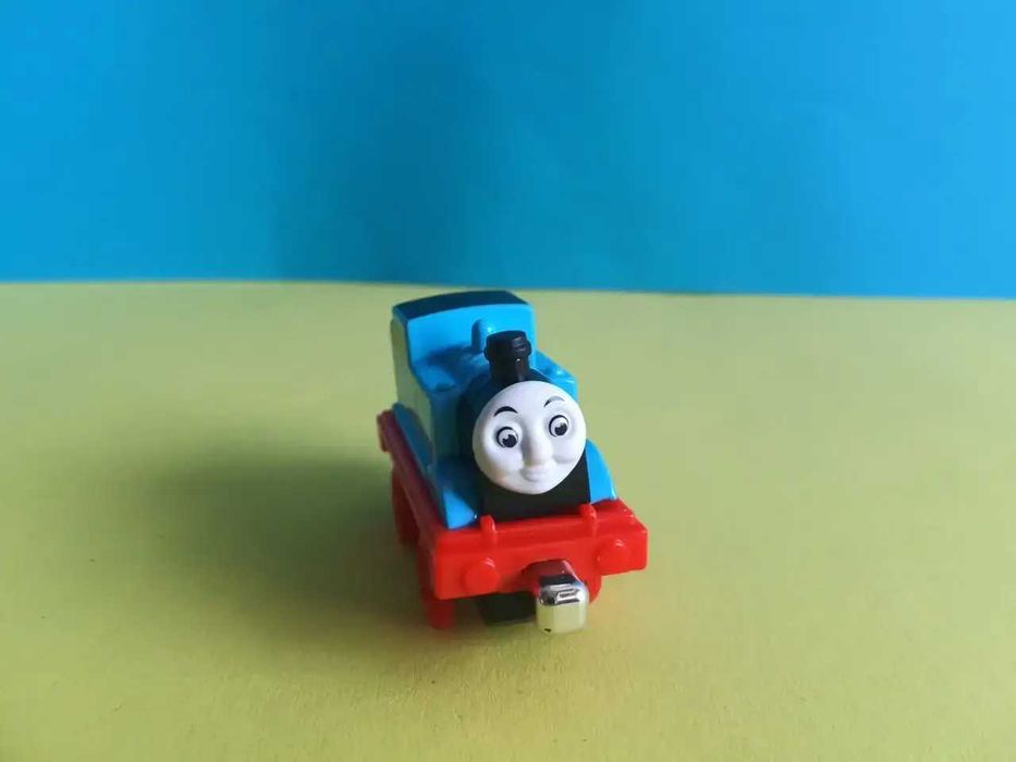 Ігровий набір Паровозик Томас 4 паровозики з магнітами tomas