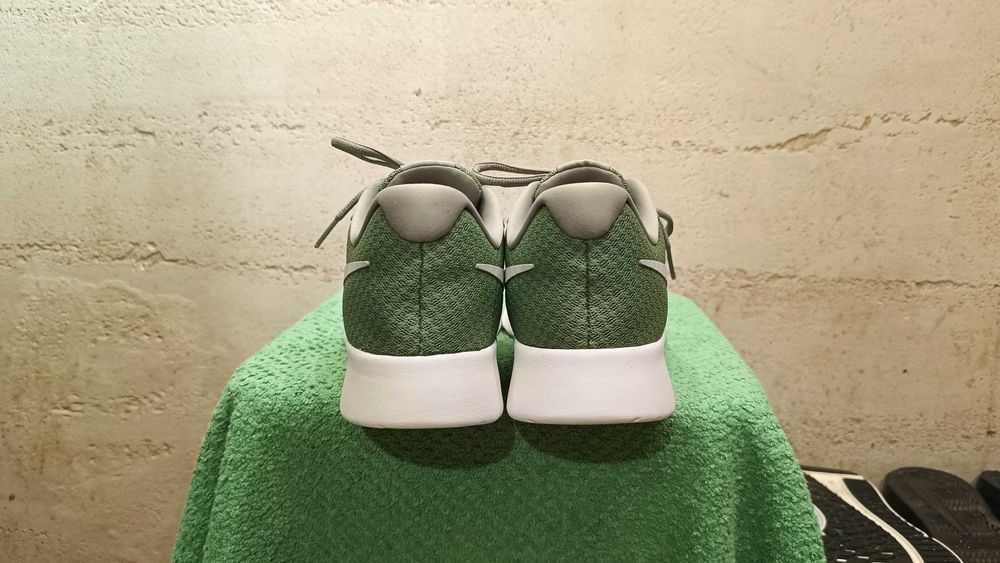 NIKE TANJUN EASE ON r.42 jak nowe stan idealny