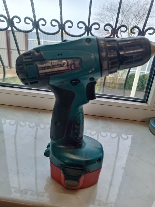 Шуруповерт Makita 6281D