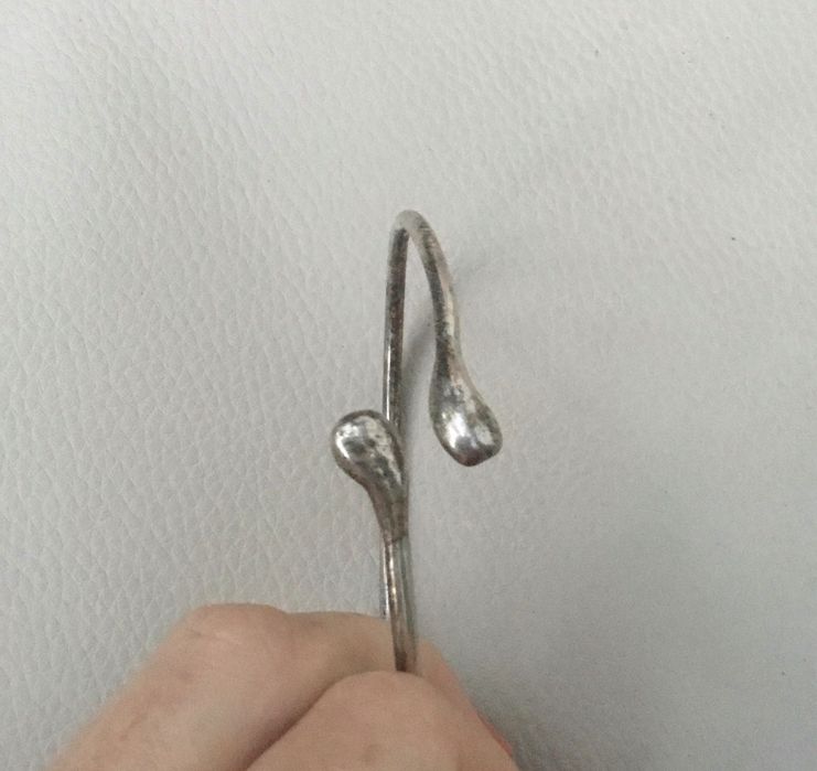 Srebrna bransoletka, bangla