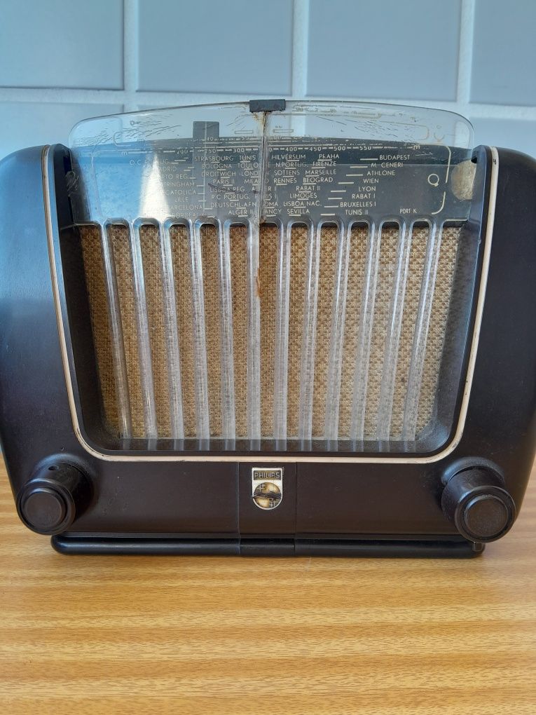 Rádio Philips a válvulas anos 50