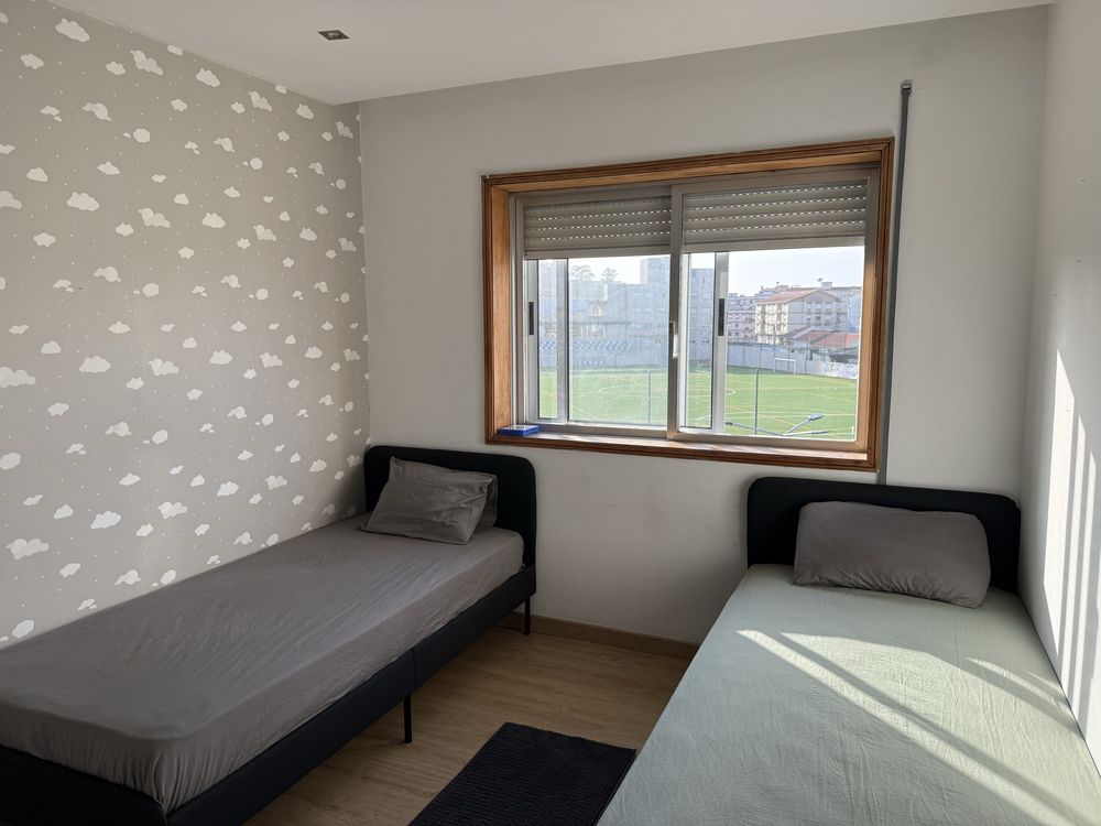 Quarto Para Arrendar Em Vila Nova De Gaia - Para Partilhar