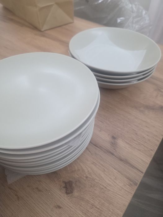 Conjunto pratos IKEA BEJE