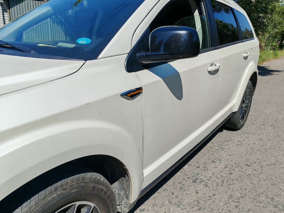 Жовті повороти, повторювачі поворотів Dodge Journey