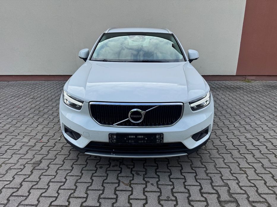 Volvo XC 40 VOLVO XC40 D3 Momentum Pro Wrocław 23% vat kamera pdc keyless automat