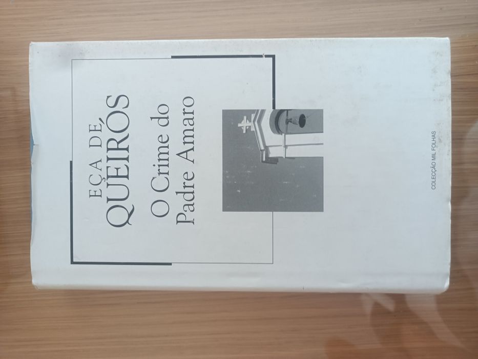 Vendo o livro O crime do Padre Amaro