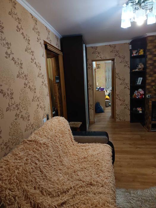 До квартири додається сарай з погребом у дворі.
І підвал під домом.