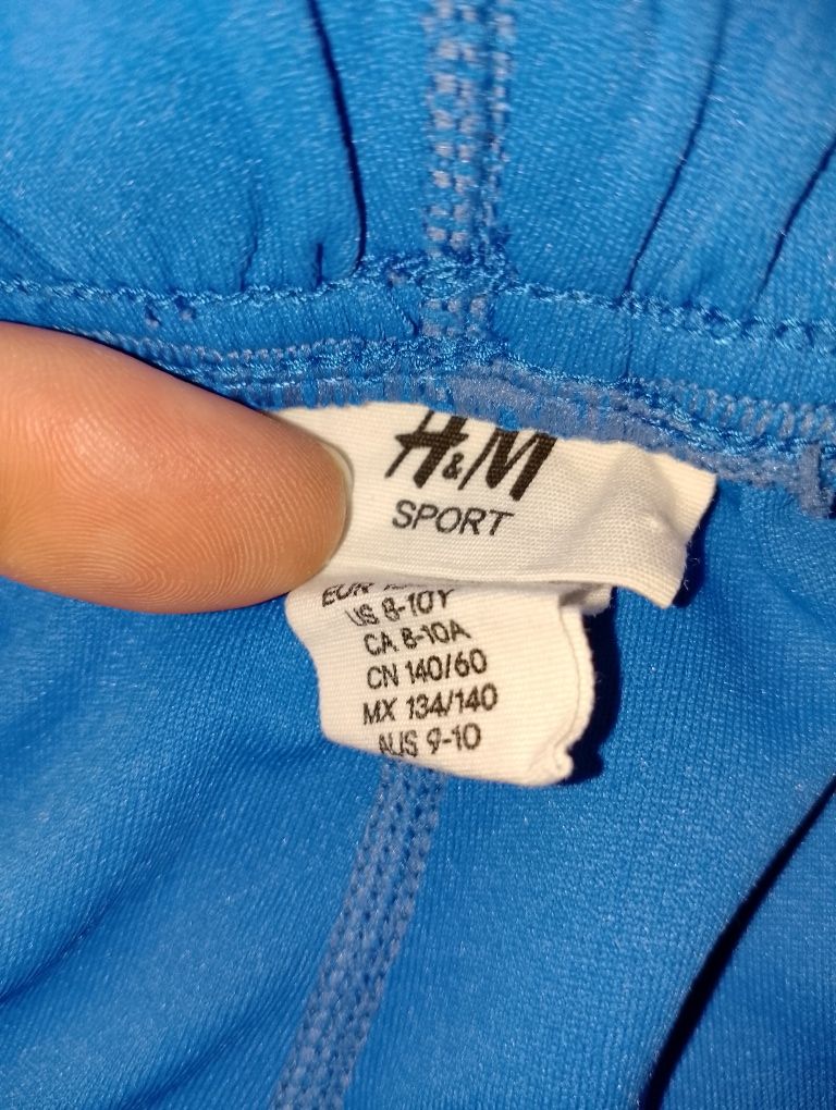 H&M krótie spodenki sportowe treningowe r. 134-140 cm