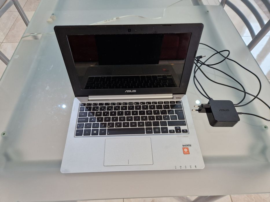 Portatil Asus X 201e