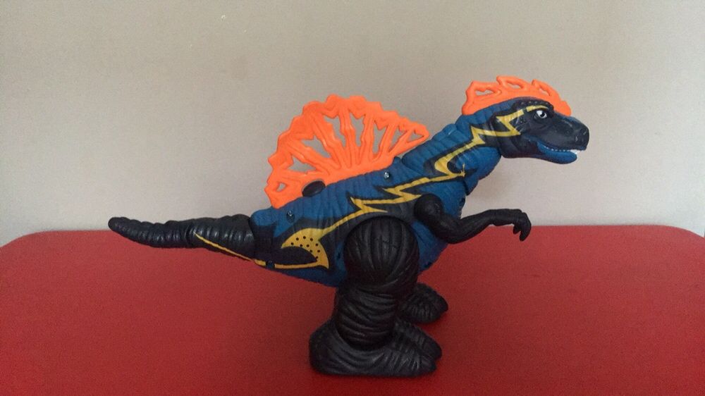 Interaktywny T-rex. Chodzący dinozaur tyranozaur  Fisher Price Mattle