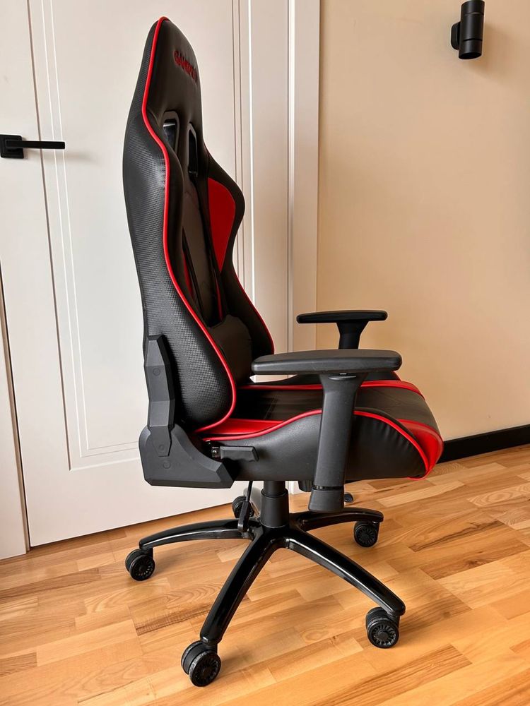 Ігрове крісло GamerPro