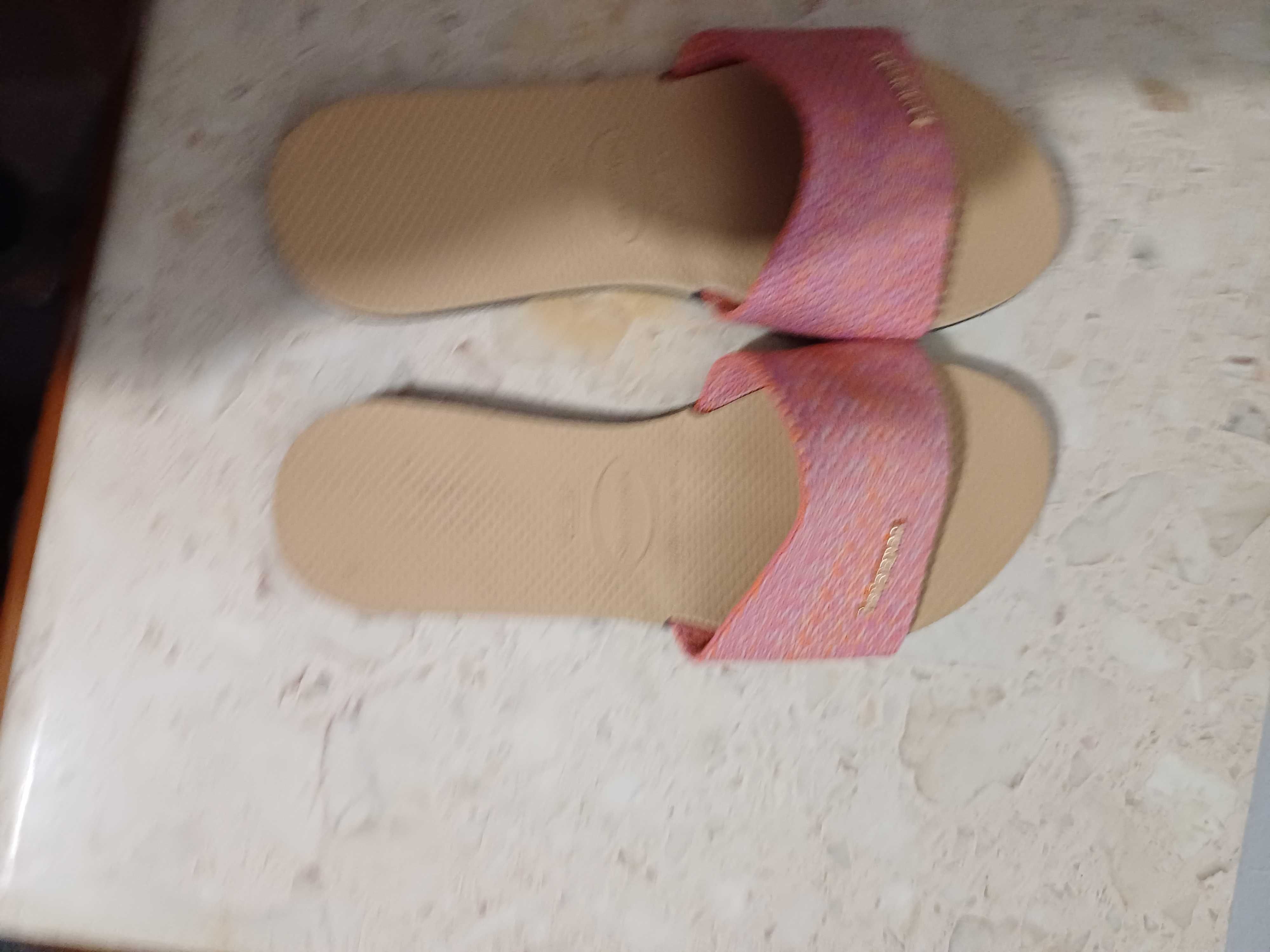 Chinelos havaianas