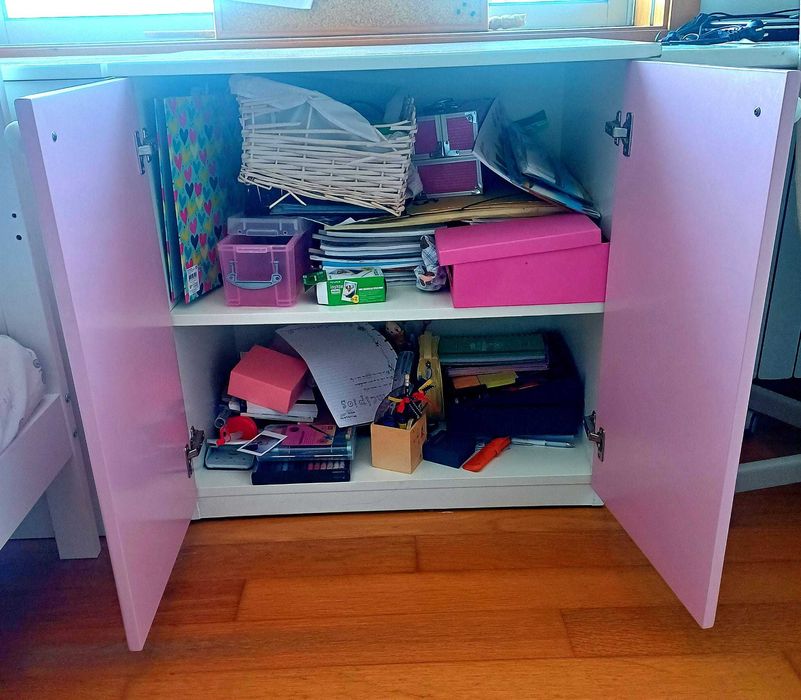 Móvel de menina para arrumação