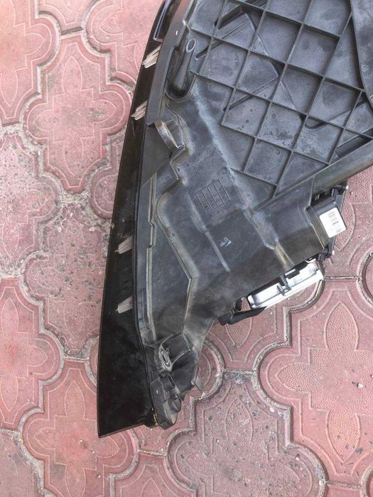 Фара Touareg Права и Лiва