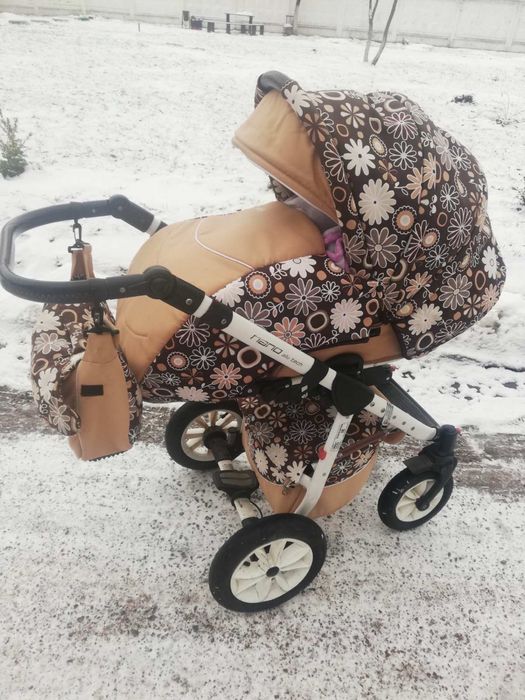 Дитяча коляска