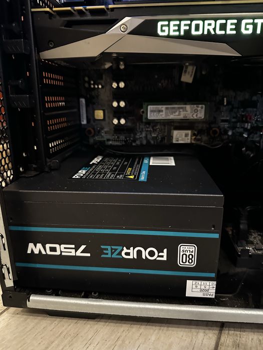 Игровой компьютер Lenovo Y900 + монитор Samsung LC32JG50QQUXEN (32”)