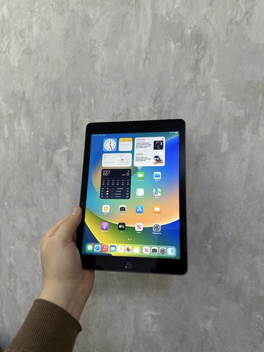iPad 5 покоління, 128 ГБ, Wi-Fi.