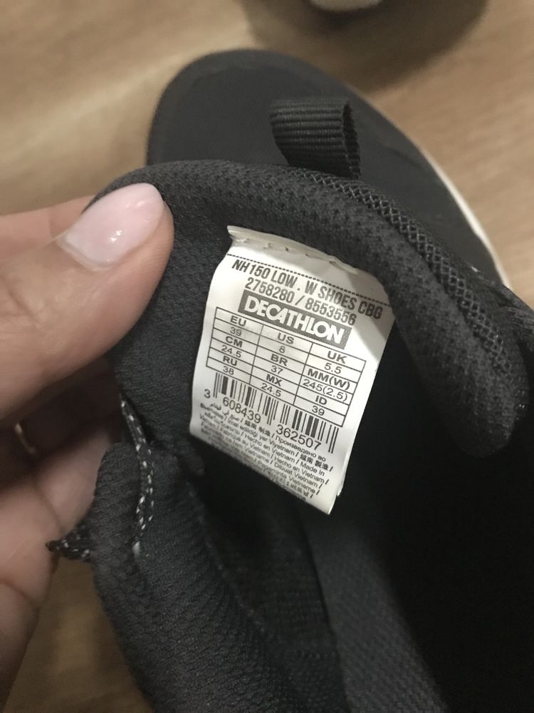 Sapatilhas, marca Quechua