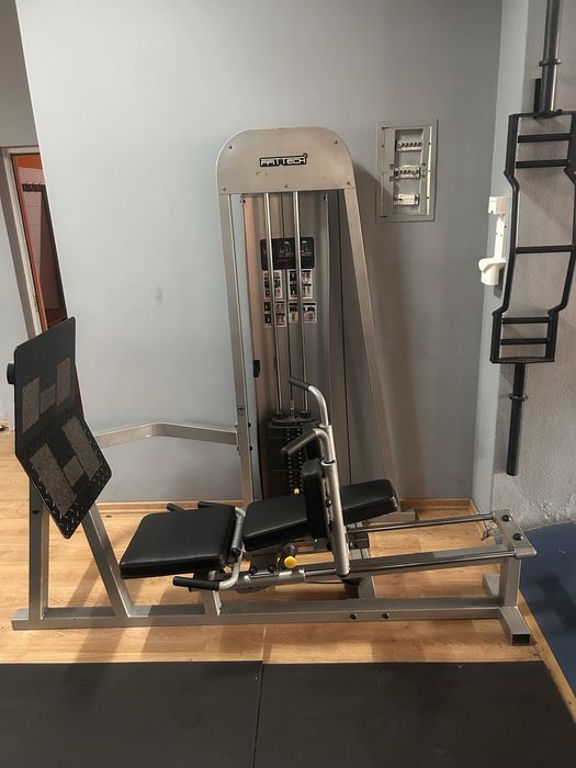 Leg press/Hack squat maquina de ginásio Impecável