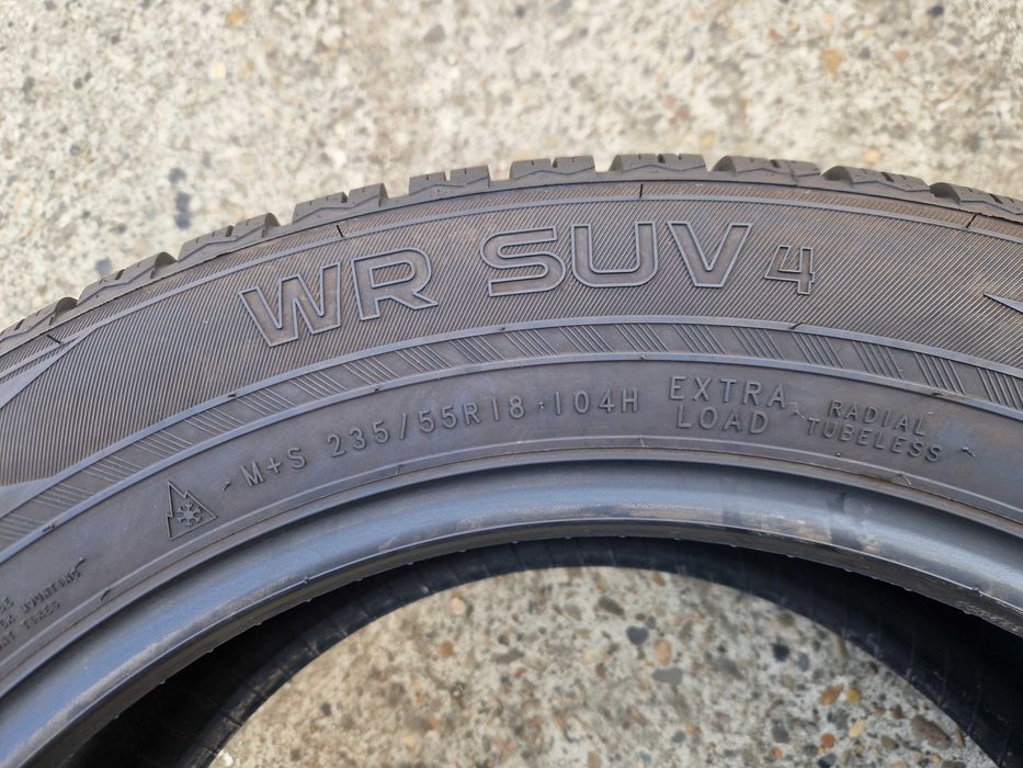 Зимові шини, резина 235 55 R18 Nokian (Нокіан) 4шт.