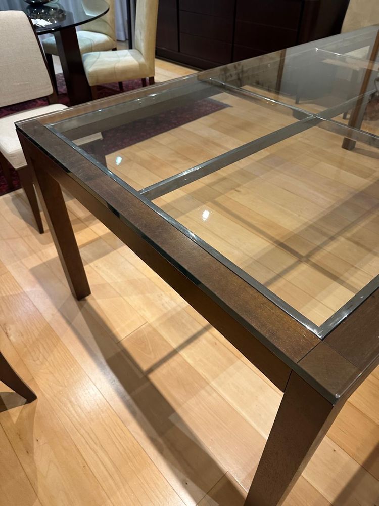 Mesa de jantar + 6 cadeiras (os cadeiroes não estão para venda)