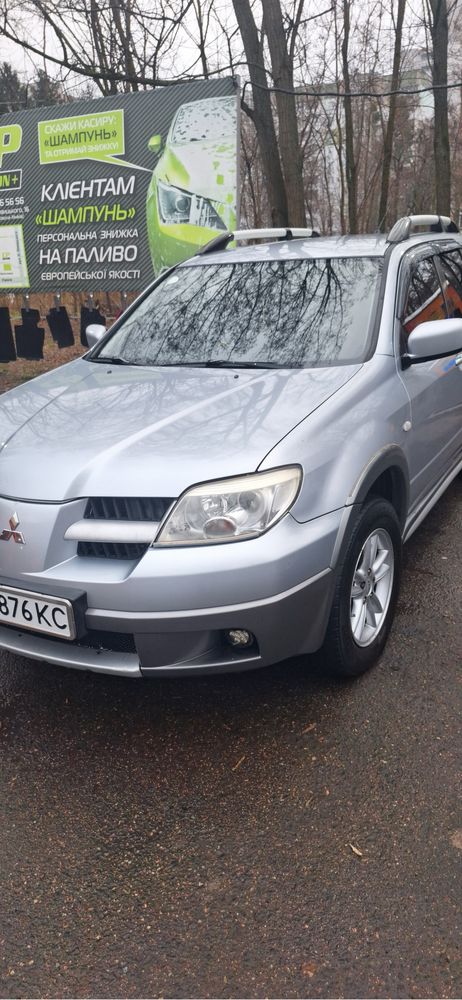 Mitsubishi Outlender 1