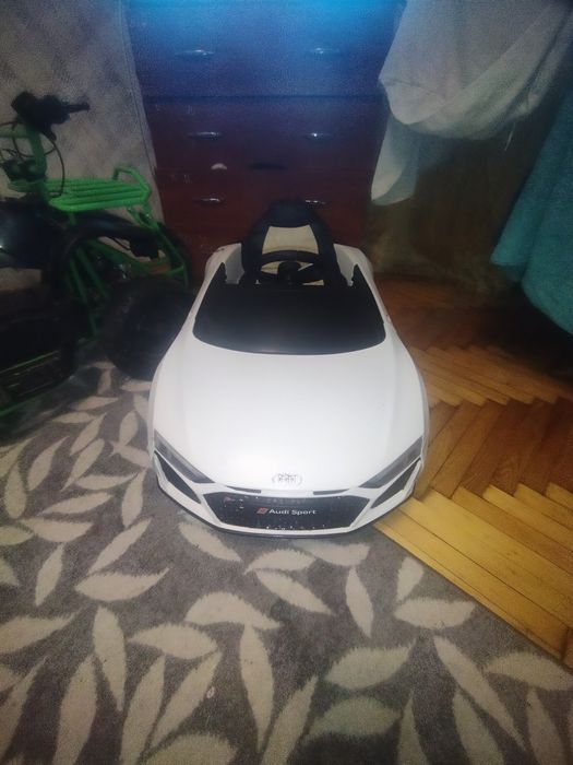 Машинка дитяча на акумуляторі + пульт