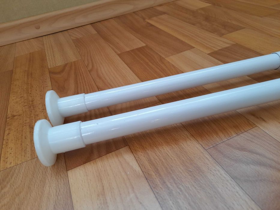 Карниз металлический телескопический. Максимальная длина 270 см.