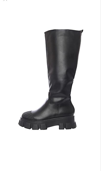 Чоботи на масивній підошві