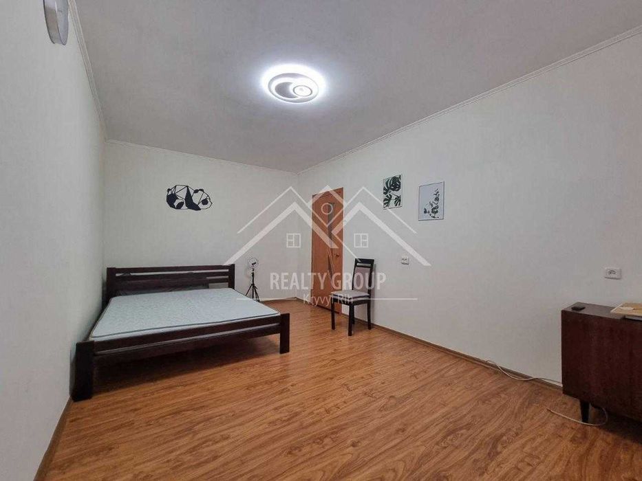 Продаж затишної 2к квартири на середньому поверсі