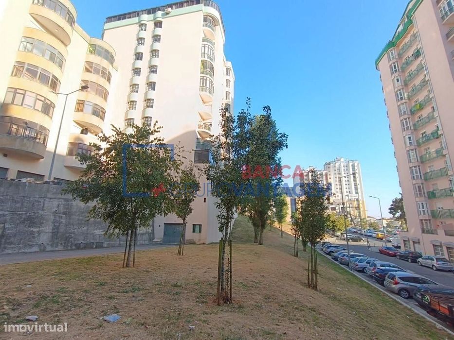 Lugar De Parqueamento Na Tapada Das Mercês